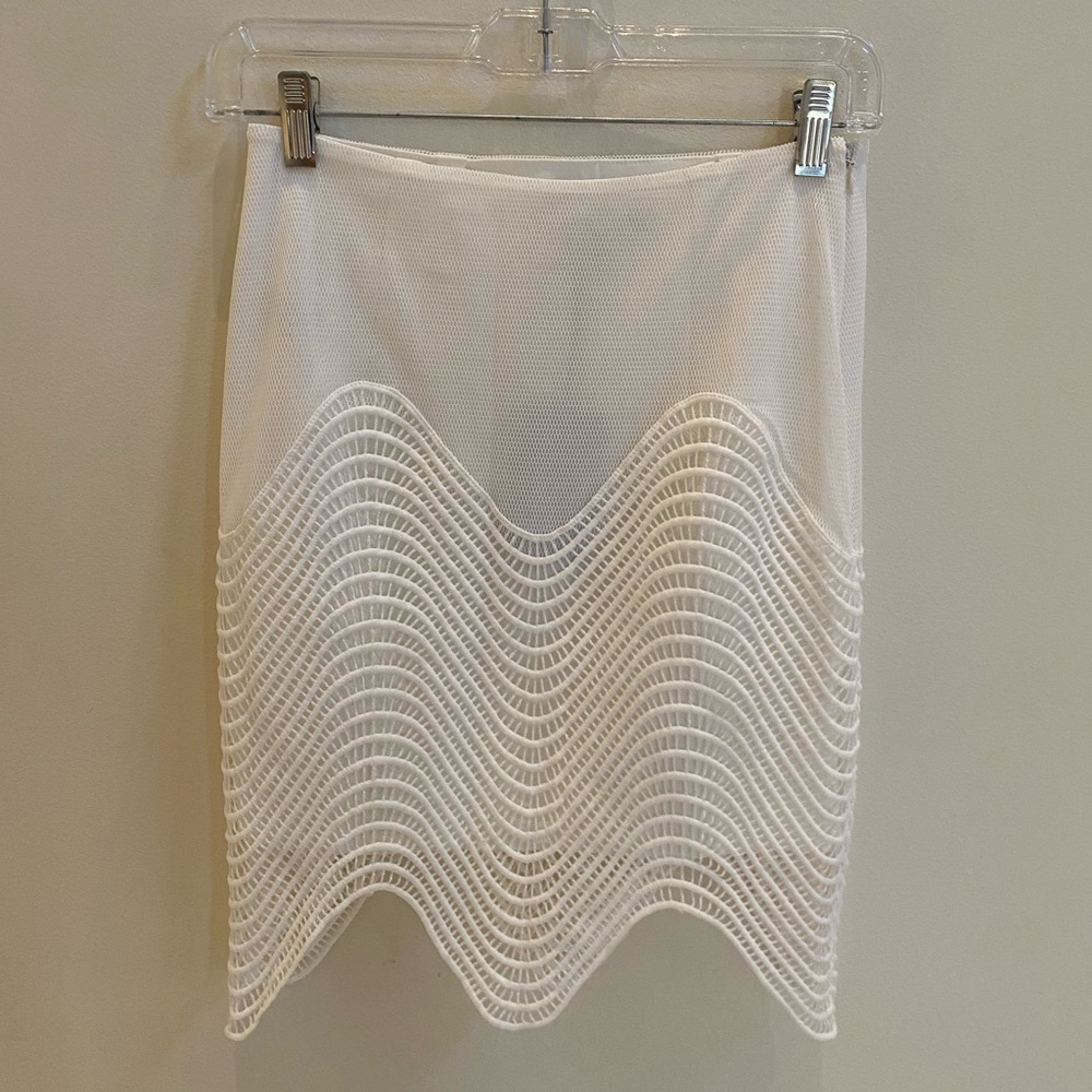 NWT | J.O.A. | Scalloped Lace Skirt | White